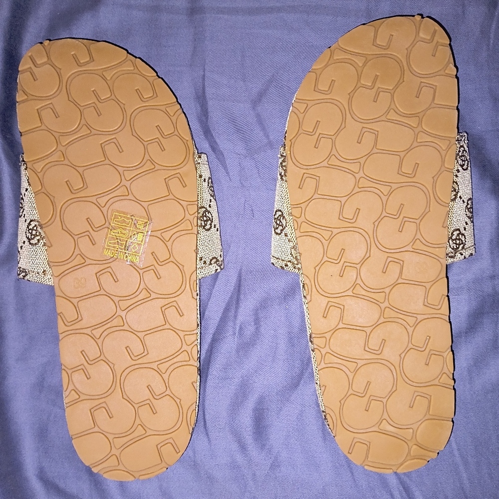 Logo Patterned Slides - Picture 2 of 2